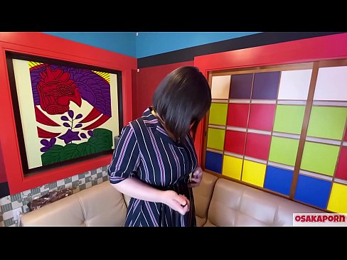 ❤️ Une jolie Japonaise aux gros seins se masturbe avec des jouets sexuels et a un orgasme. Elle parle dans une interview de son expérience de la baise. Gros seins et chatte poilue gémissant bruyamment. Osakaporn ❤️❌ Porno fb at us ☑