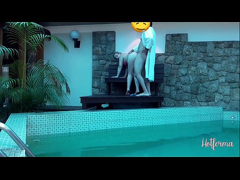 ❤️ Le patron invite la femme de chambre à la piscine, mais n'a pas pu résister à une chaude ❤️❌ Porno fb at us ☑